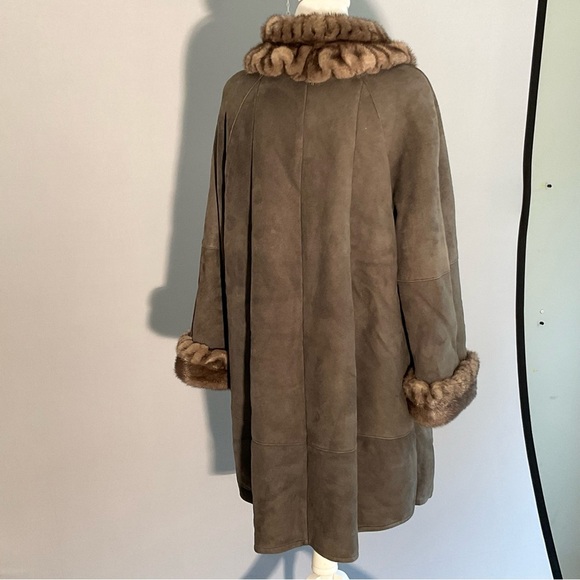 Pellacci Made in USA Charcoal Gray European Sheepskin Coat, Sable Mink Trim - Picture 5 of 16